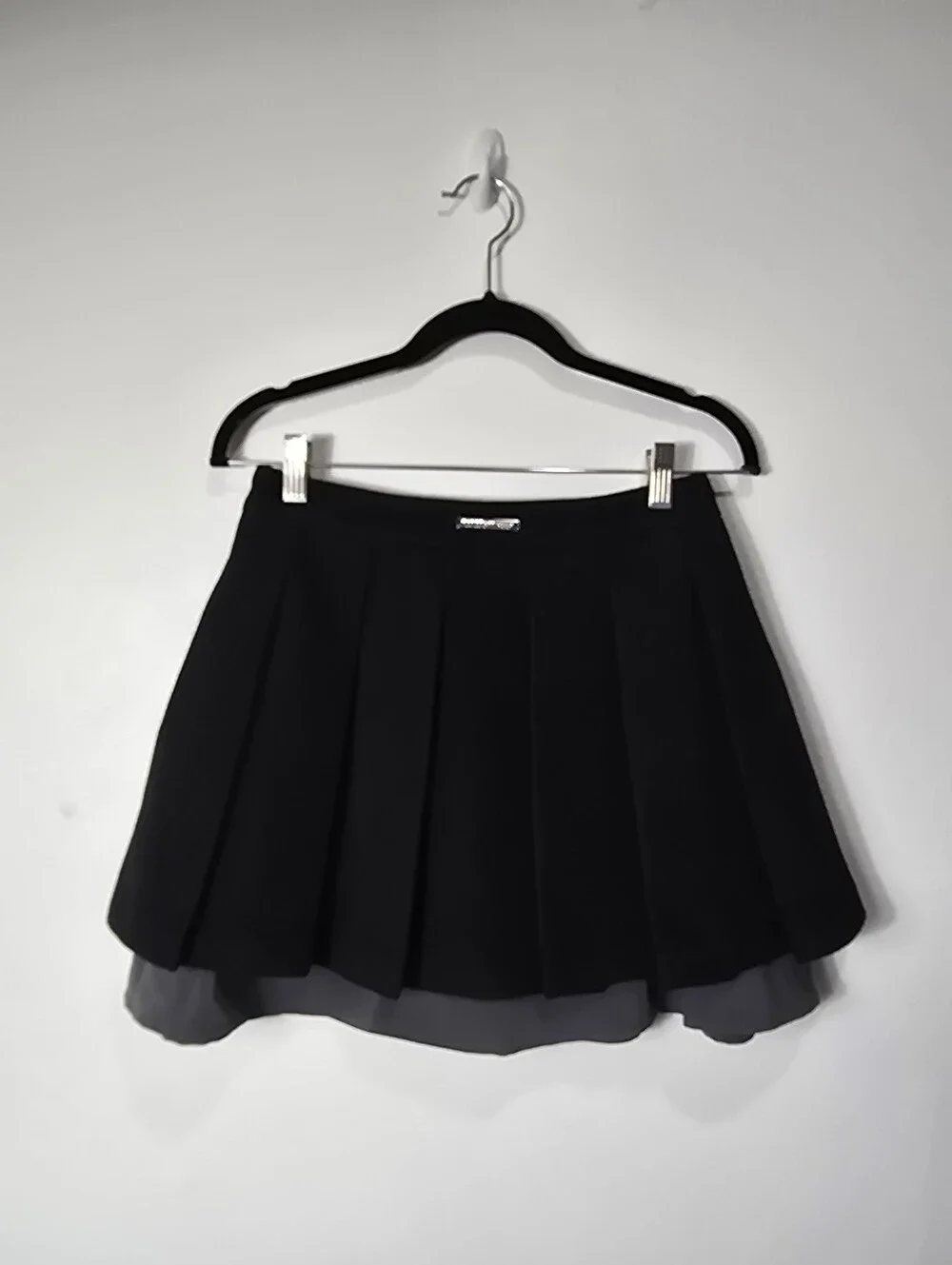 Prepoy Luluswings Black Pleated Mini Skirt with Contrast Hem.